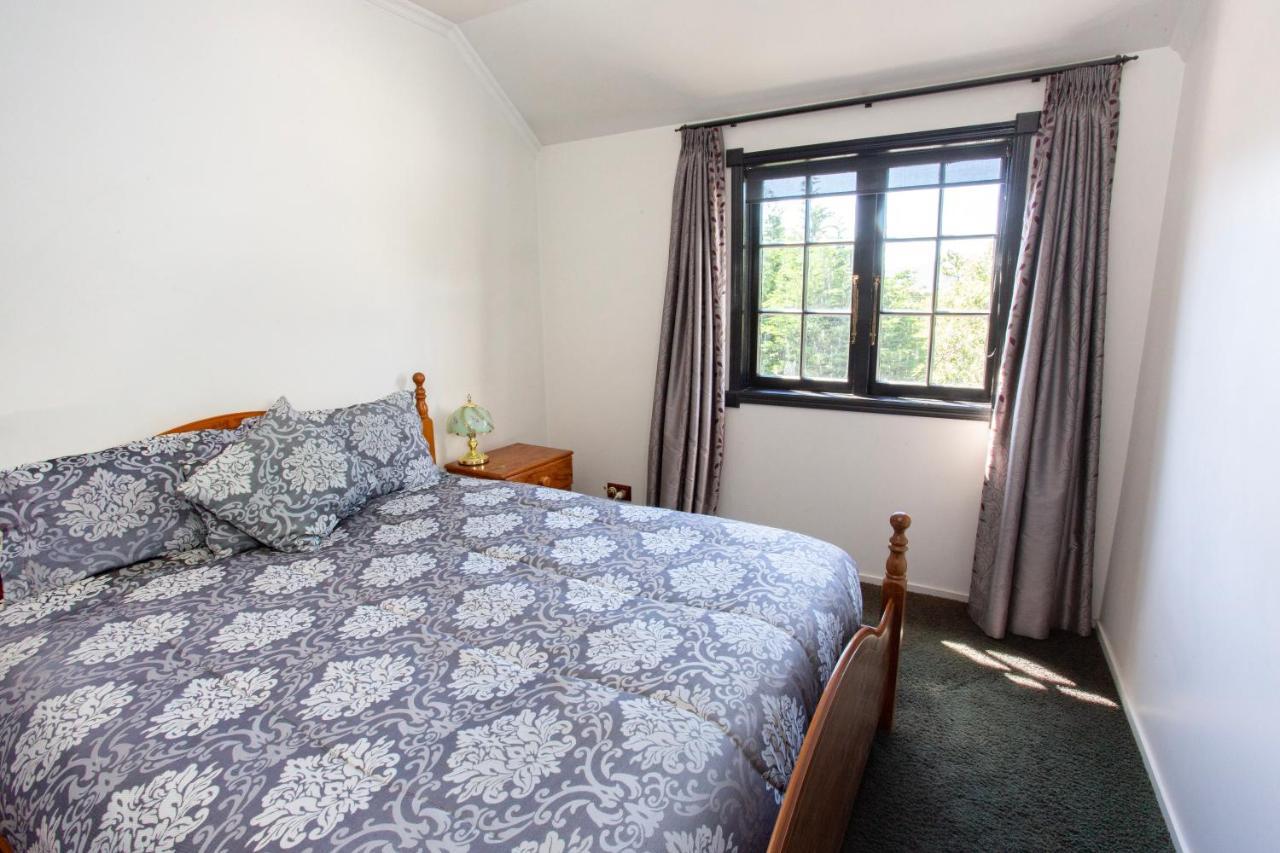 Cork And Keg Motel Renwick ภายนอก รูปภาพ