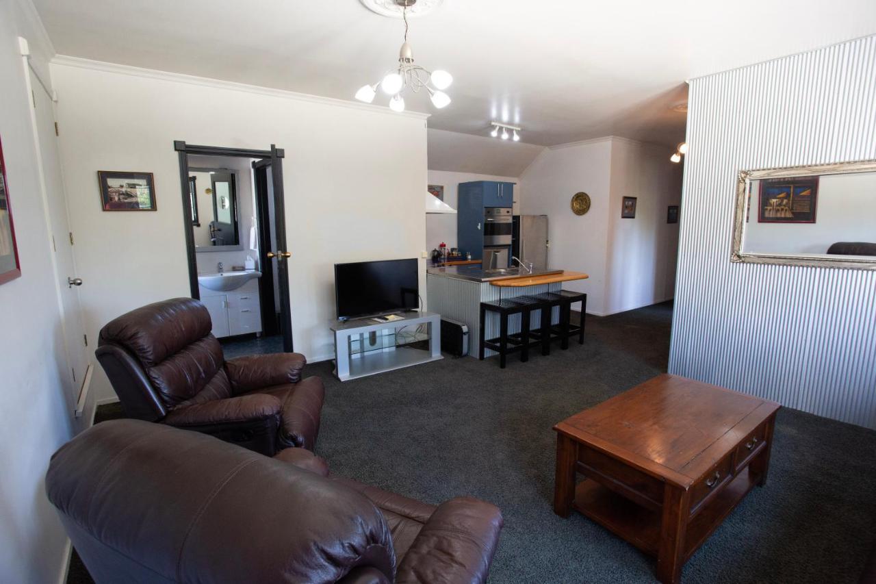 Cork And Keg Motel Renwick ภายนอก รูปภาพ